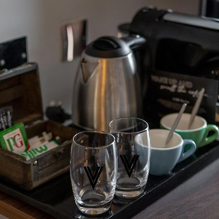Village Hotel Basingstoke Bagian luar foto