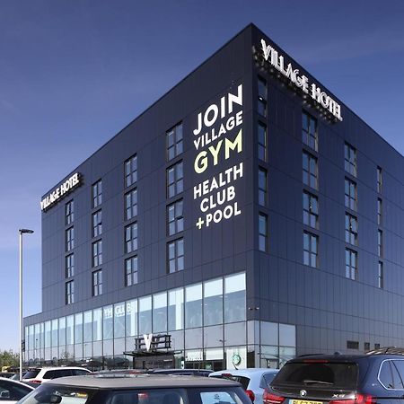 Village Hotel Basingstoke Bagian luar foto