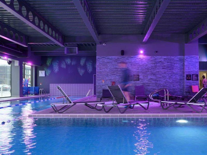 Village Hotel Basingstoke Bagian luar foto
